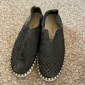 Ilse Jacobsen olive camo slipper shoe, size 37